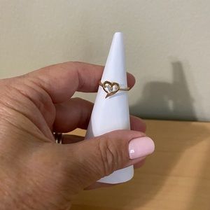 Vintage 10K heart and diamond ring